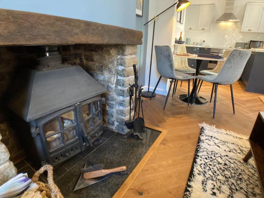 Cosy 2 Bedroom Cottage In Scarborough'S Old Town Exterior photo